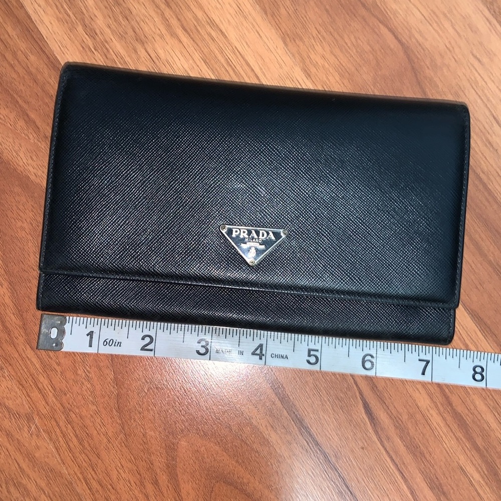 Authentic Prada Large Saffiano Leather Wallet - Picture 3 of 16